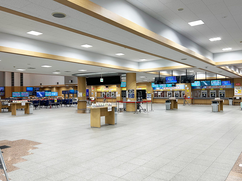 1F入口付近からの館内